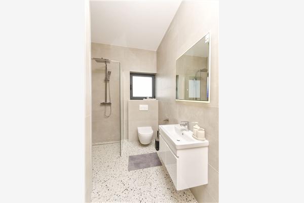 House K1, for 12 persons