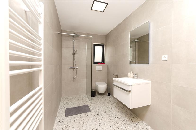 House K1, for 12 persons