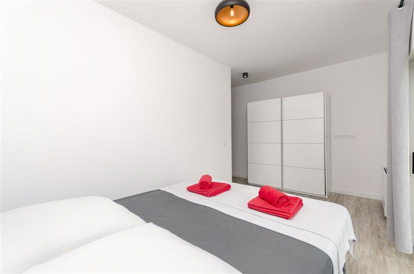 House K1, for 12 persons