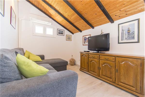 Apartment A2, for 5 persons