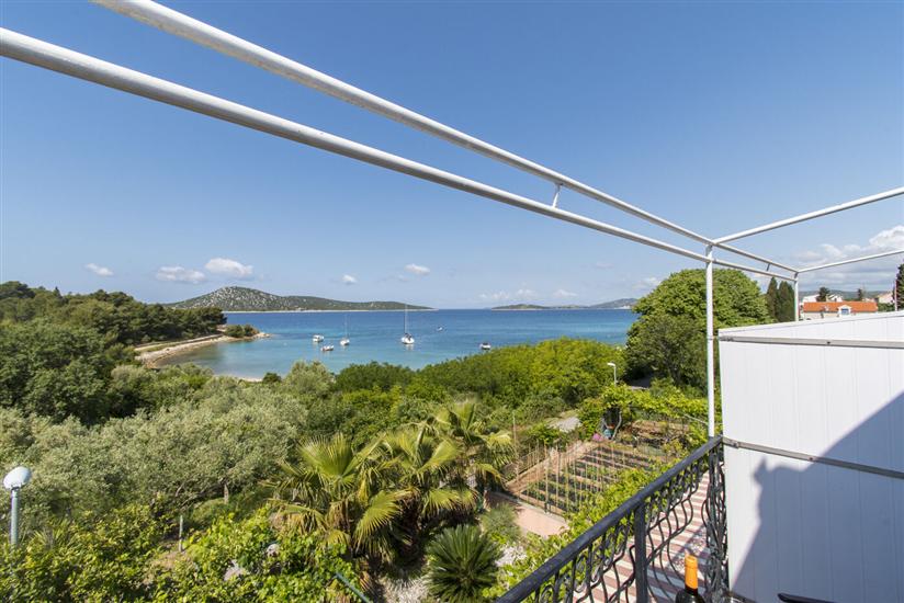 Apartment A2, for 5 persons