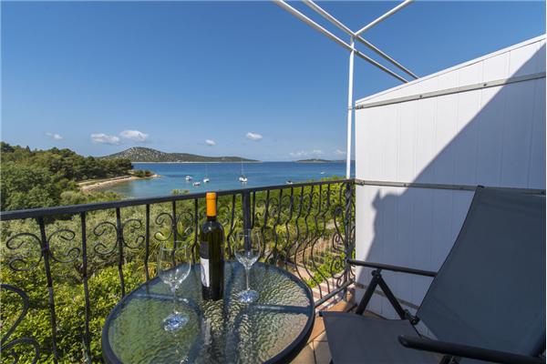 Apartment A2, for 5 persons