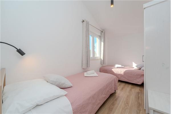 Apartment A2, for 6 persons