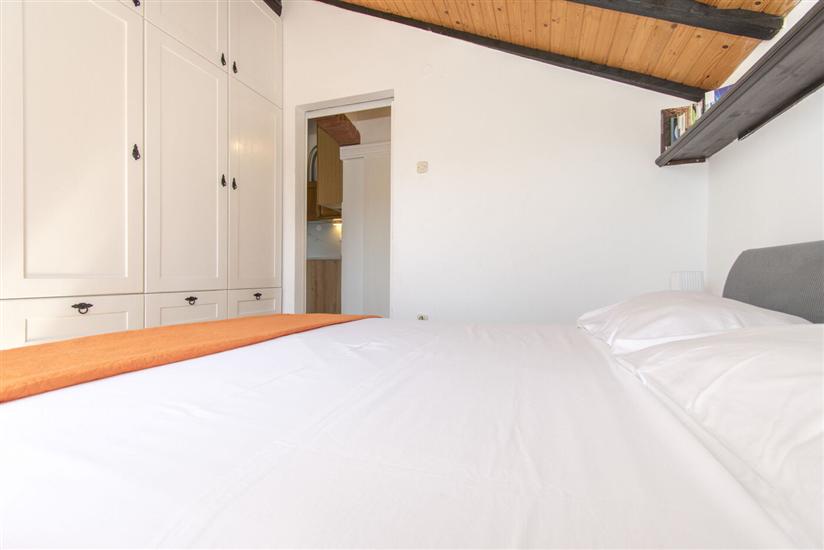 Apartment A2, for 5 persons