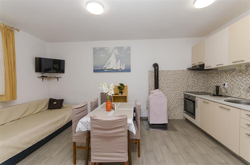 Apartment A2, for 3 persons