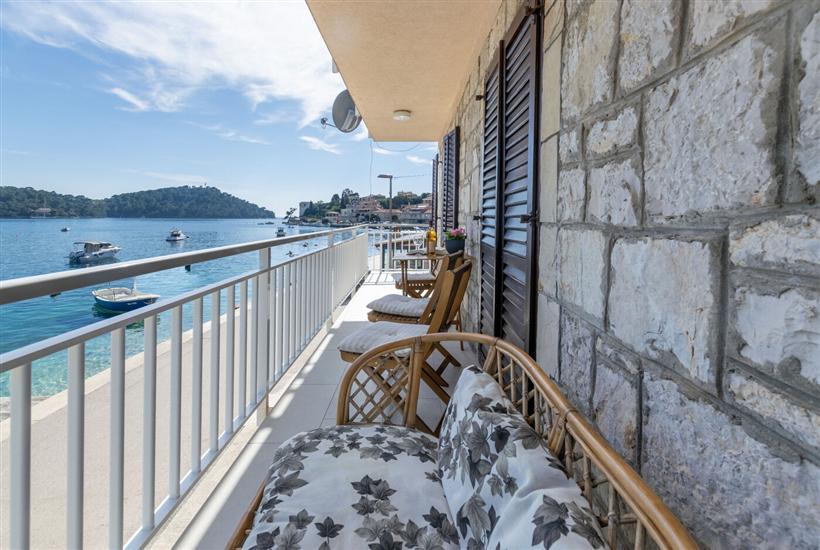 Apartment A1, for 5 persons