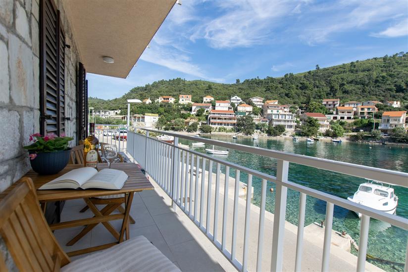 Apartment A1, for 5 persons