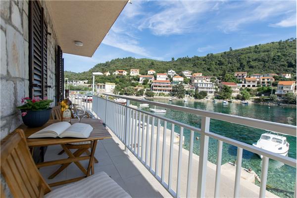 Apartment A1, for 5 persons