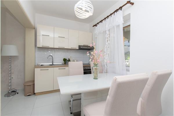 Apartment A1, for 5 persons