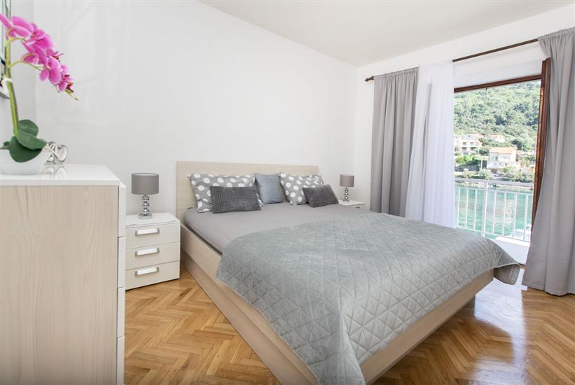 Apartment A1, for 5 persons