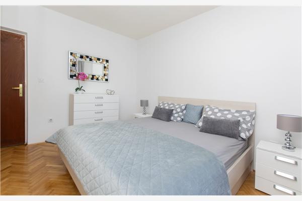 Apartment A1, for 5 persons