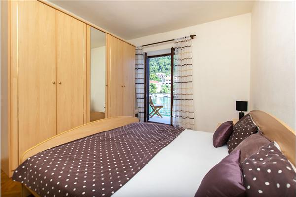 Apartment A1, for 5 persons