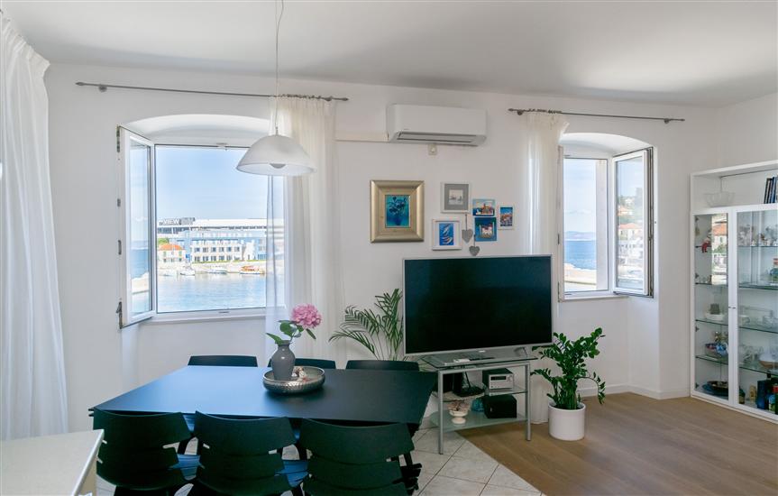 Apartment A1, for 5 persons