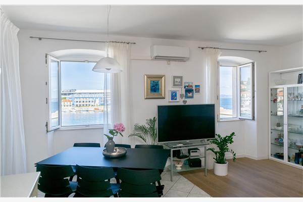 Apartment A1, for 5 persons