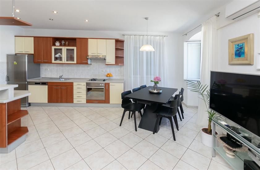 Apartment A1, for 5 persons