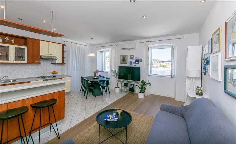 Apartment A1, for 5 persons