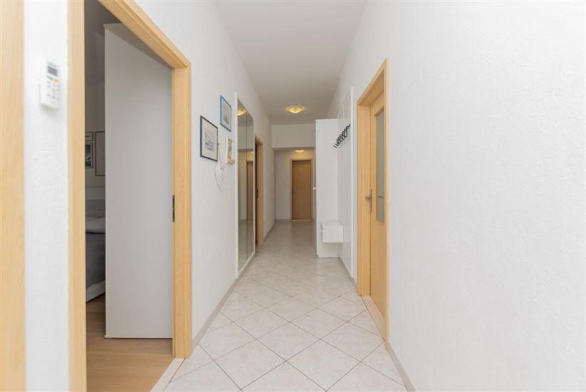 Apartment A1, for 5 persons