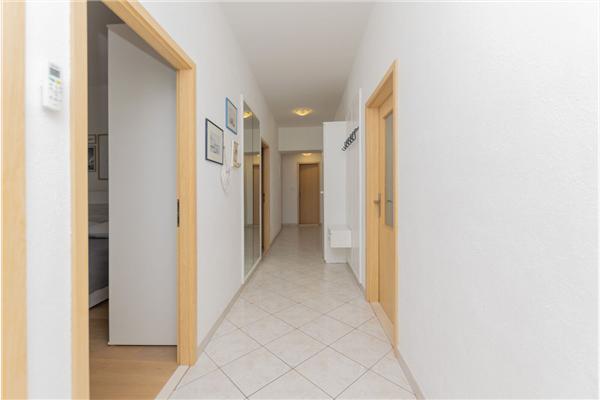 Apartment A1, for 5 persons