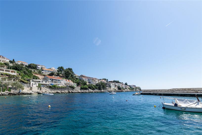 Apartments First row