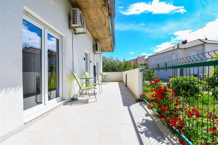 Apartments Tomo - 3km from Split airport
