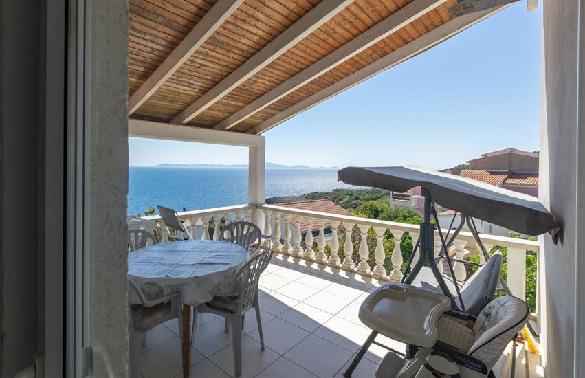 Apartment A1, for 5 persons