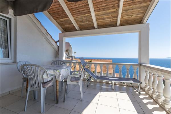 Apartment A1, for 5 persons