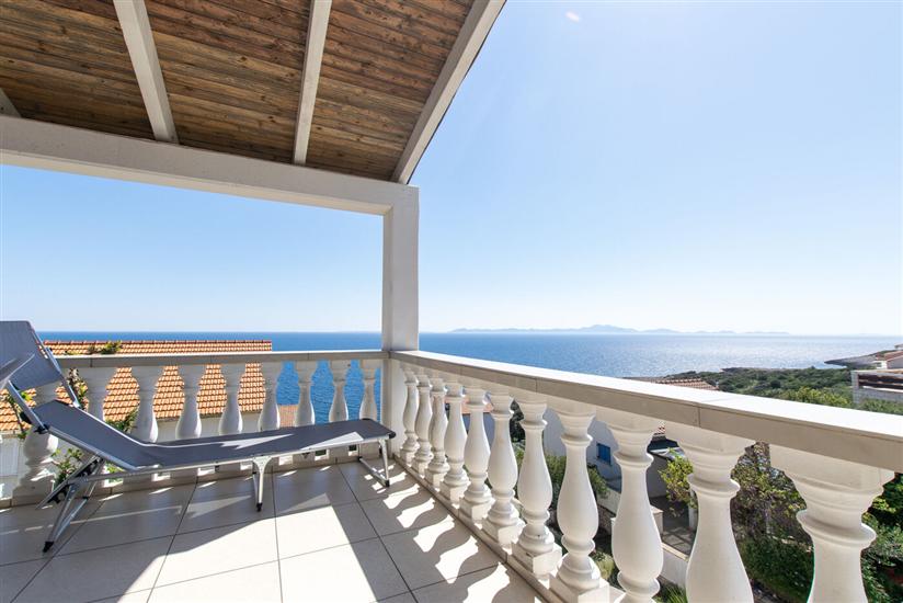 Apartment A1, for 5 persons