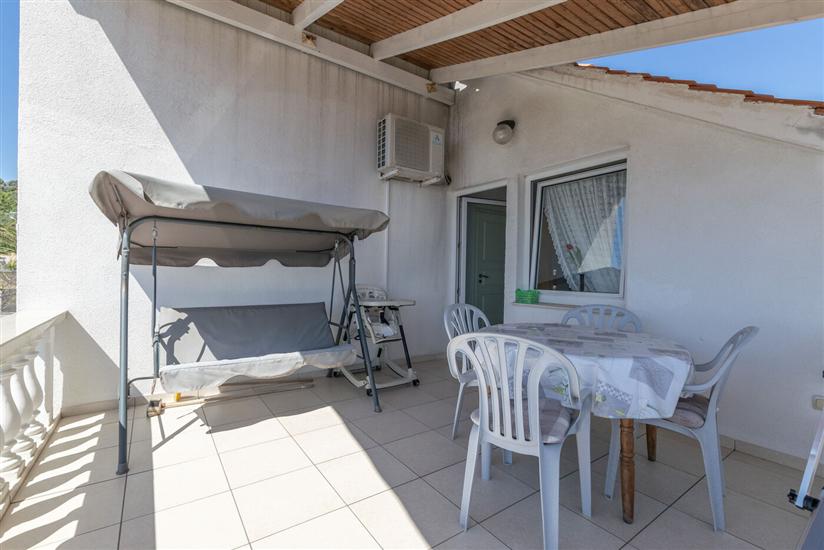 Apartment A1, for 5 persons