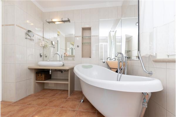 House K1, for 10 persons