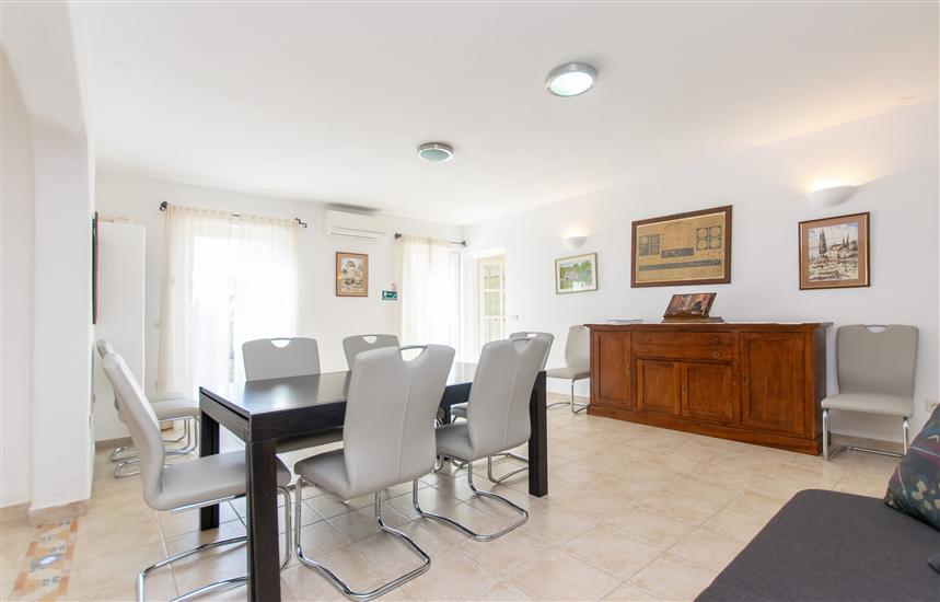 House K1, for 10 persons