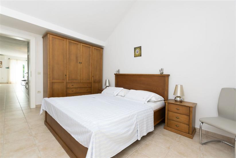 House K1, for 10 persons