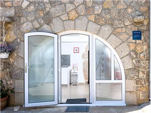 Apartment Sweet Studio Punat - island Krk, Size 35.00 m2, Airline distance to town centre 50 m