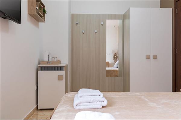 Room S1, for 2 persons