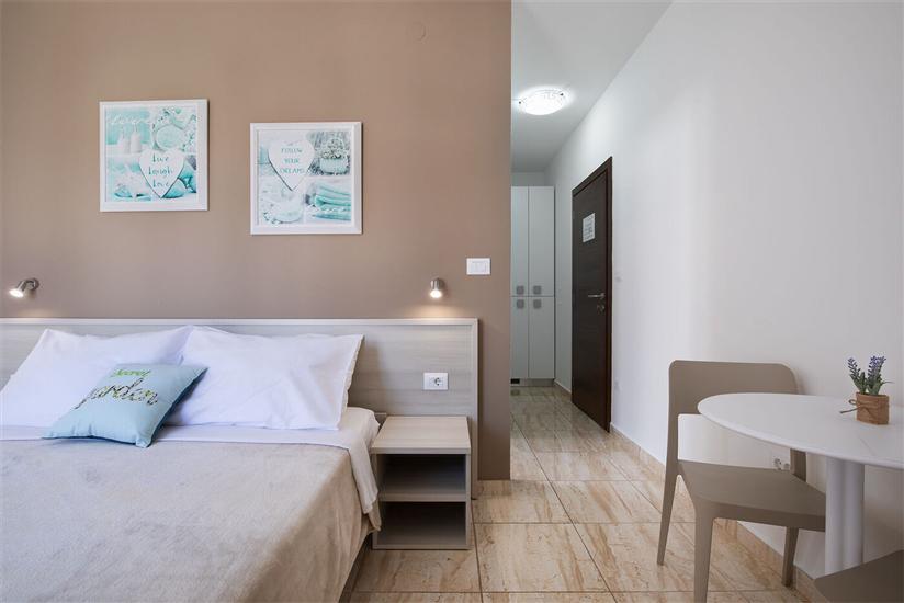 Room S2, for 2 persons