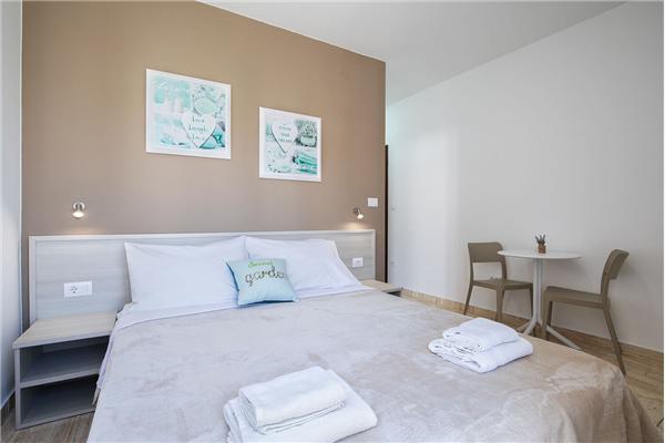 Room S2, for 2 persons