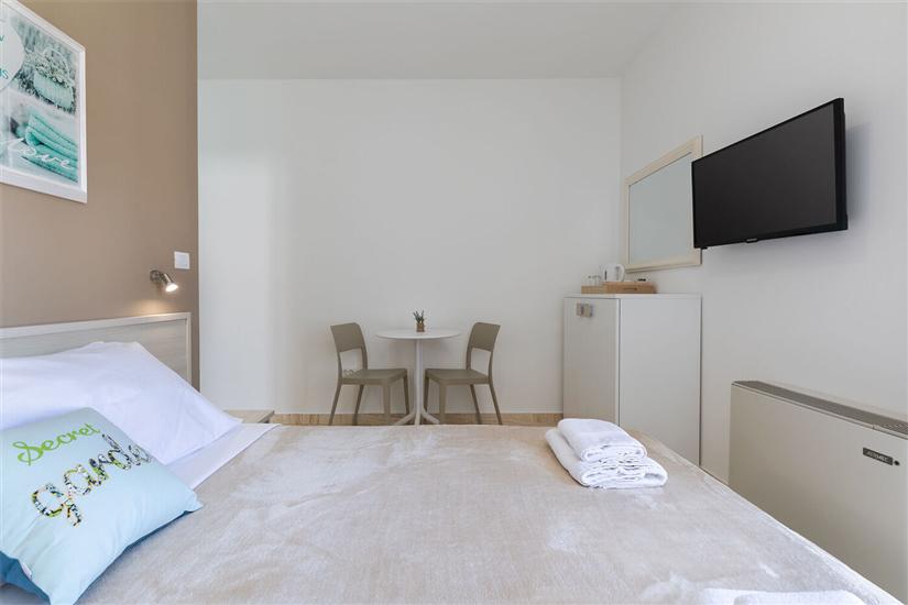 Room S2, for 2 persons