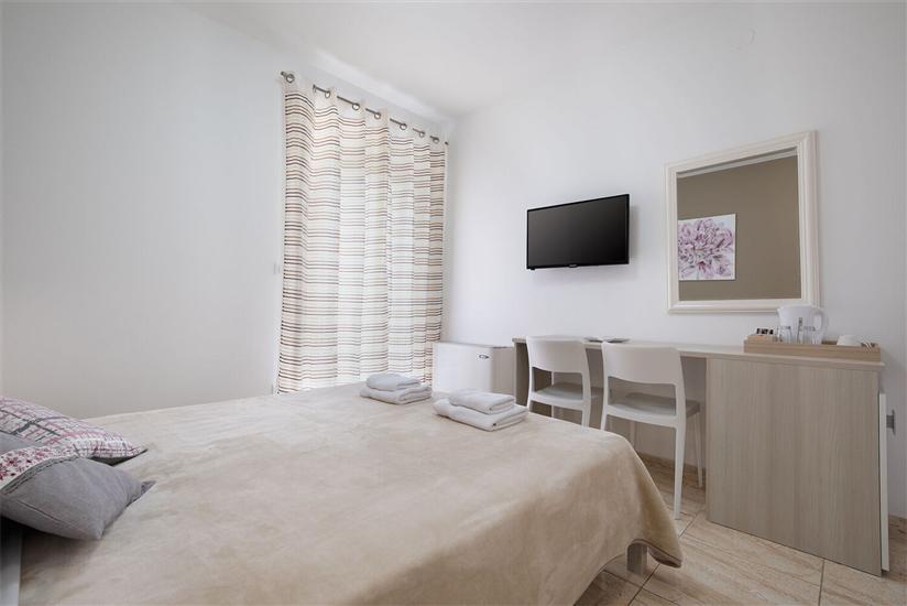 Room S3, for 2 persons