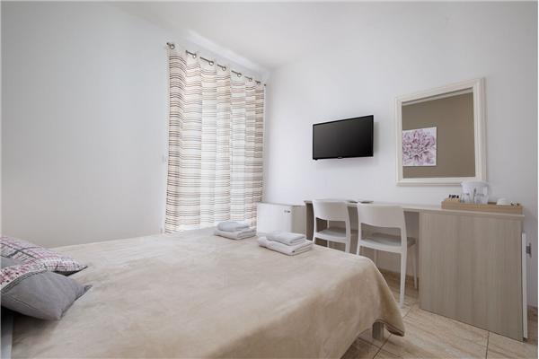 Room S3, for 2 persons