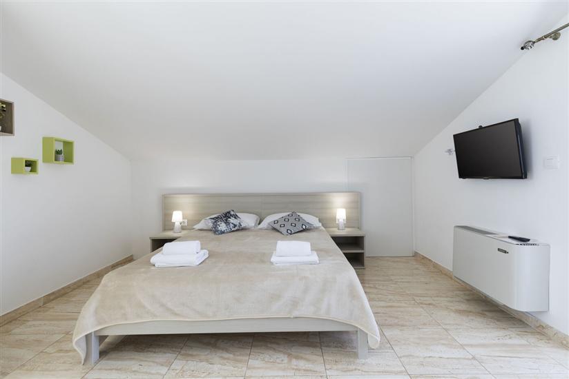 Room S4, for 2 persons