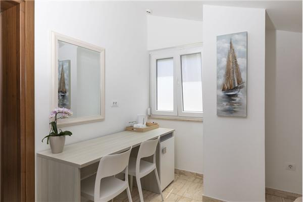 Room S4, for 2 persons