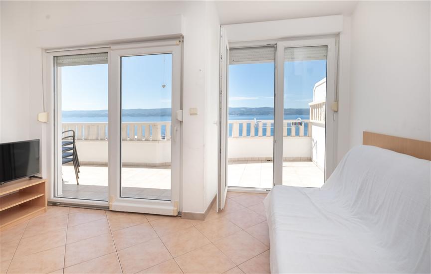 Apartment A8, for 5 persons