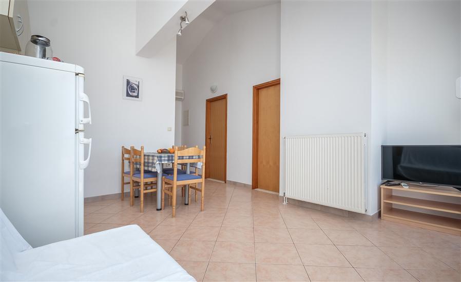 Apartment A8, for 5 persons