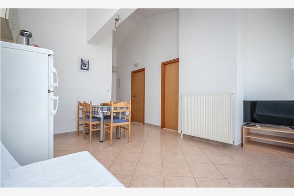 Apartment A8, for 5 persons