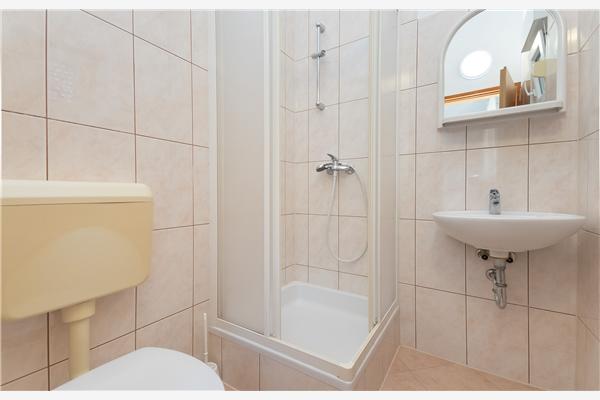 Apartment A9, for 6 persons