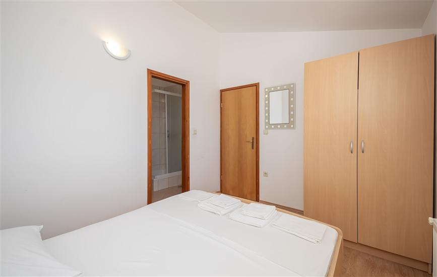 Apartment A9, for 6 persons
