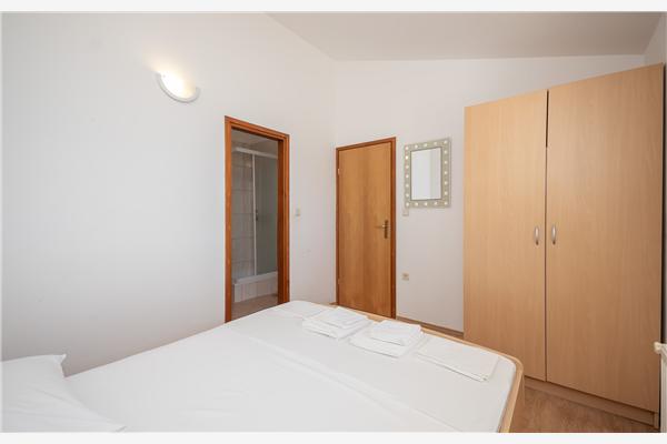 Apartment A9, for 6 persons