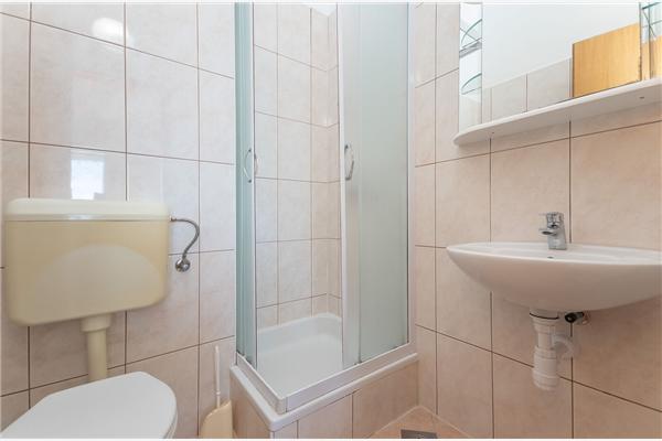 Apartment A9, for 6 persons