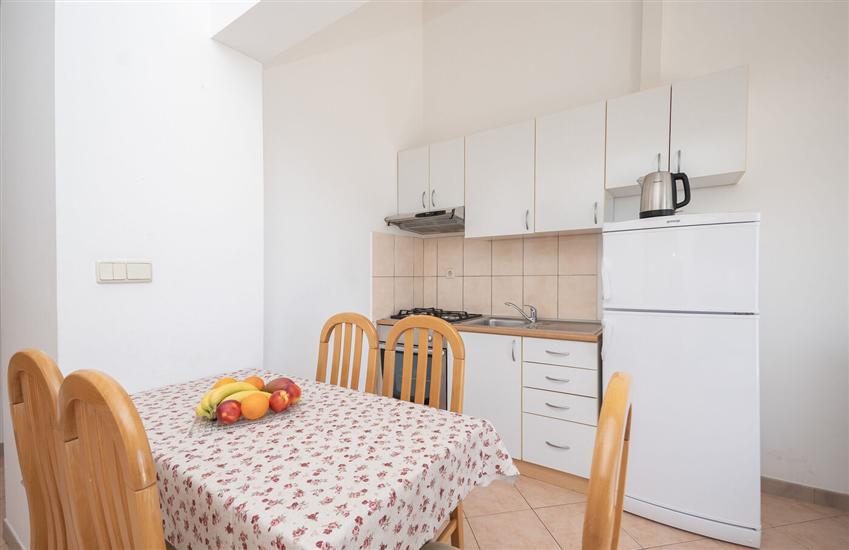 Apartment A9, for 6 persons