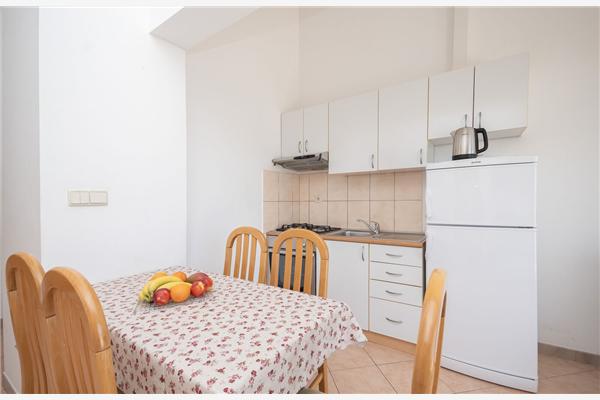 Apartment A9, for 6 persons