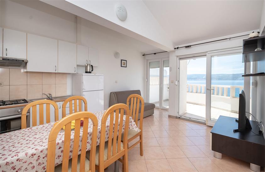 Apartment A9, for 6 persons